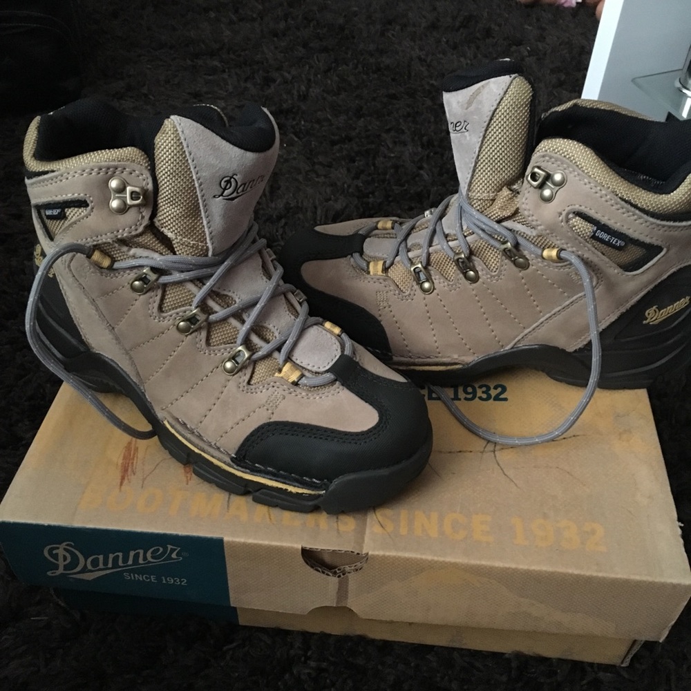 DANNER BOOTS